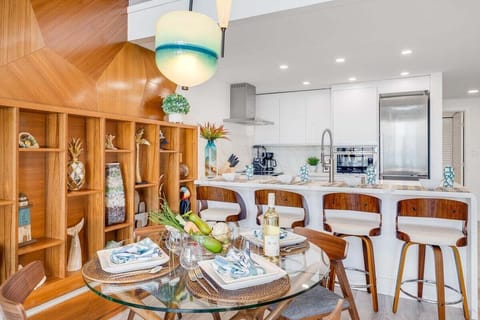 Napili Point C3 dining area 1