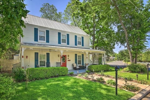 Fredericksburg Vacation Rental | 5BR | 4BA | 2,840 Sq Ft