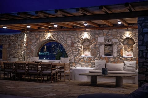 Villa | Dining