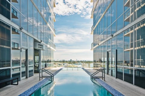 Exercise/lap pool