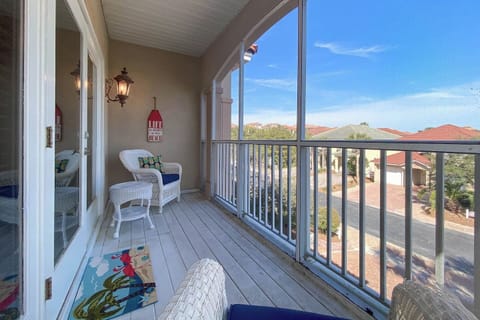 Nice enclosed balcony on the second floor outside the master king bedroom. 