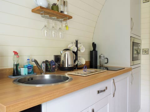Kitchen | Efyrnwy Pod VIP - Pods Bodyddon, Llanfyllin, near Welshpool