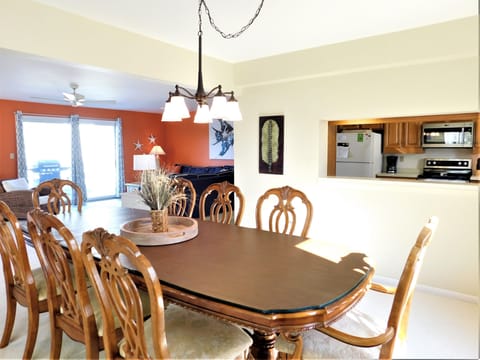 324 Seabreeze Drive (The Canal)