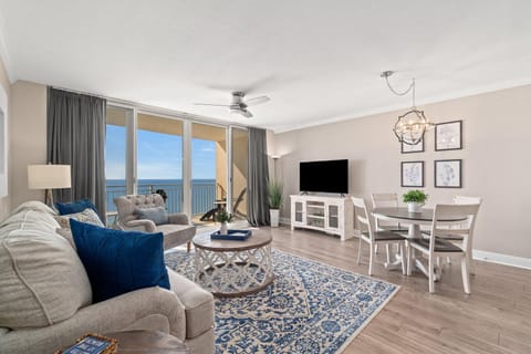 Living Area, Queen Sleeper Sofa