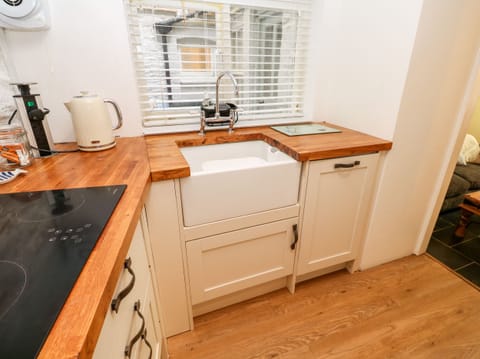 2 bedrooms, individually decorated, individually furnished, free WiFi