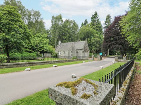 Cottage | Property grounds