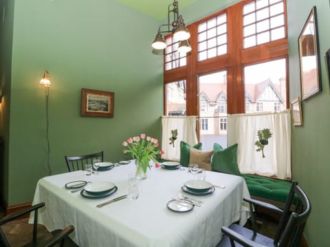 Cottage | Dining