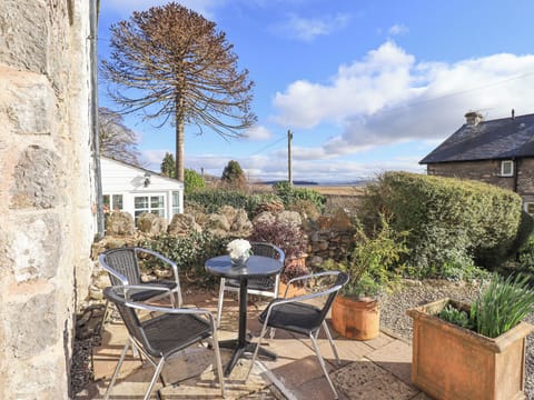 Cottage | Outdoor dining