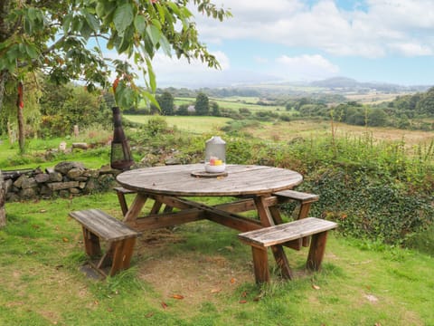 Cottage | Property grounds