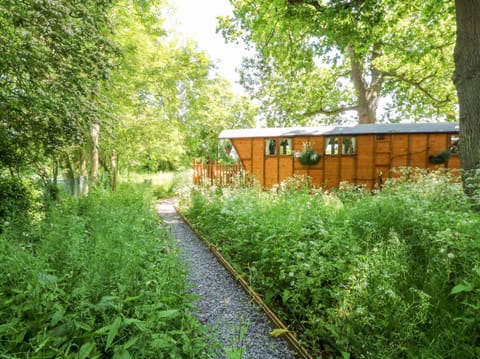 Cottage | Property grounds