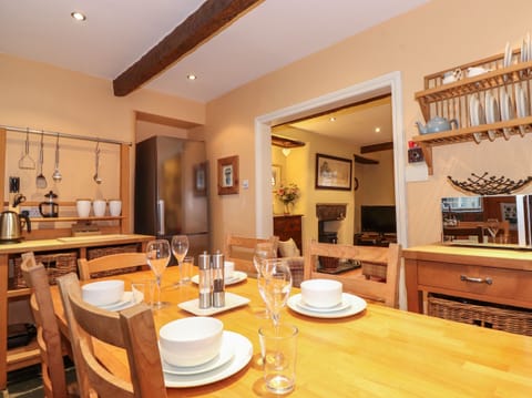 Cottage | Dining