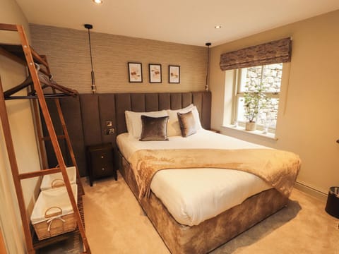 Cottage | 2 bedrooms, WiFi (free), individually decorated, individually furnished