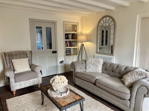 Cottage | Living area