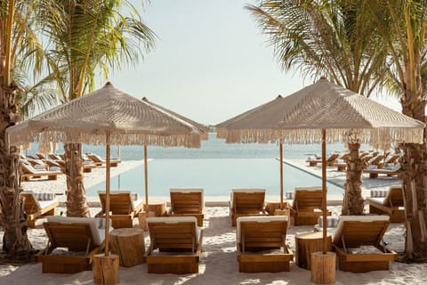 Private beach nearby, white sand, free beach shuttle, beach cabanas
