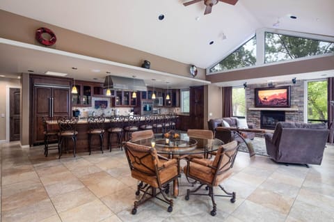 The Creekside Suite | Living area | Flat-screen TV, DVD player