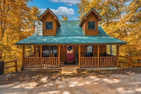 Experience Bearolina Girl and the Smoky Mountains in the Fall!