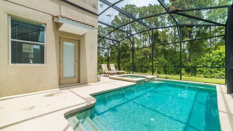 Beautiful 5 bed 5 bath villa located in Paradise Palms Resort