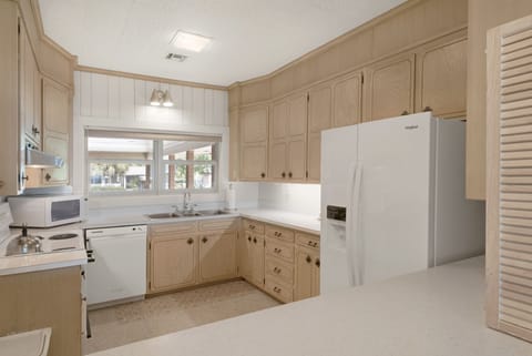 Plenty of Space for Meal Prep