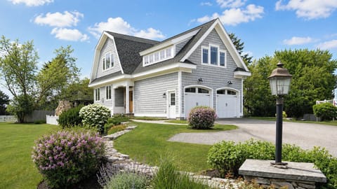 Coastal Home in beautiful Pine Point