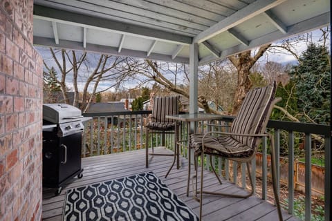 It's very nice to have a terrace.  -Guoming