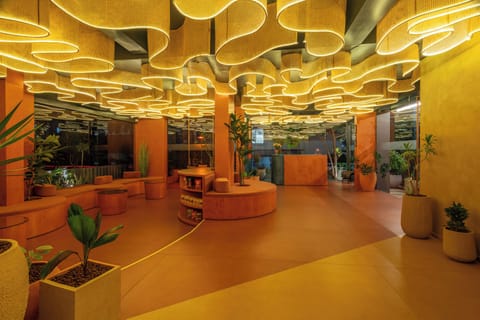 Lobby lounge