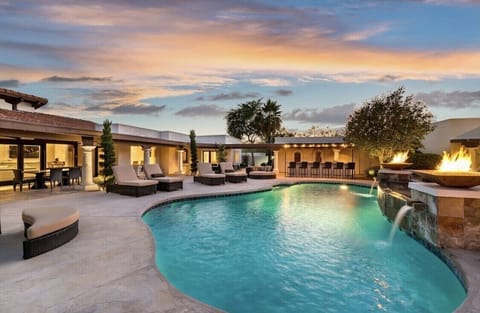 Pool with BBQ/Recliners/Misters/&More!