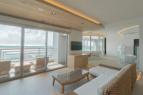 Sea View Third Suite with Private Sauna Non-Smoking | Premium bedding, down comforters, pillowtop beds, soundproofing