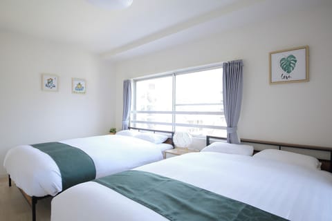 Bedroom (with 2 double beds)