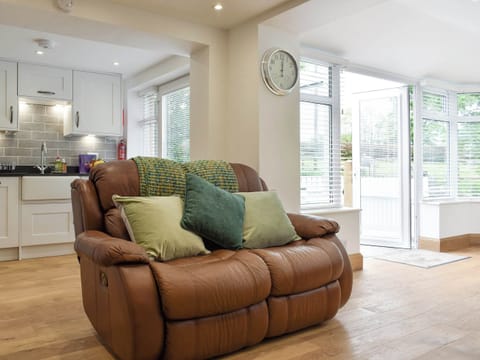 Open plan living space | Tan Yr Ardd Bach, Rhostryfan, near Caernarfon