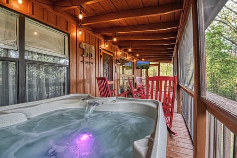 Indoor spa tub