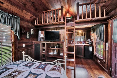 Standard Cottage, Ensuite (Rustic Oaks) | Interior