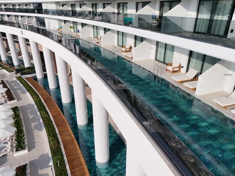 Family Swim Up Suite | Garden view