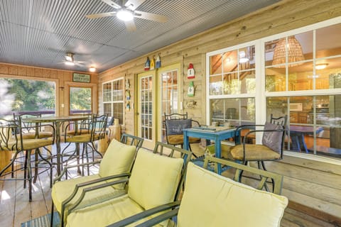 Melbourne Vacation Rental | 4BR | 3BA | 1,658 Sq Ft | 5 Steps Up to Enter