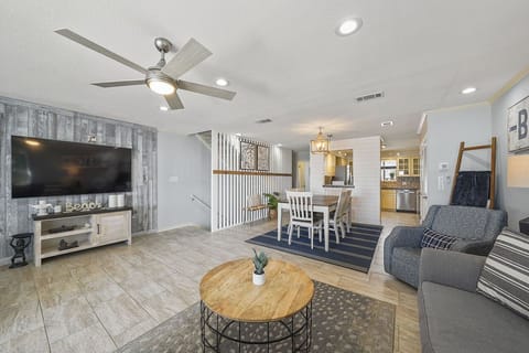 Dolphin Cove - Holiday Isle - Living Room & Dining Room