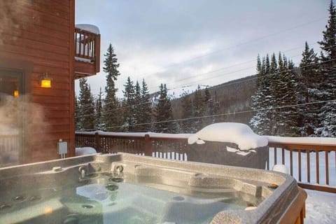 Private hot tub