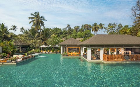 Outdoor pool, pool umbrellas