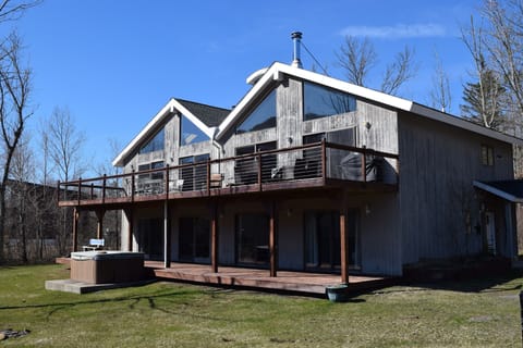 Home Exterior - 2 Minutes from Base of Hunter Mountain