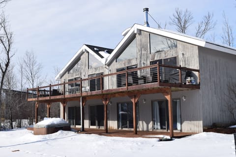 Home Exterior - 2 Minutes from Base of Hunter Mountain