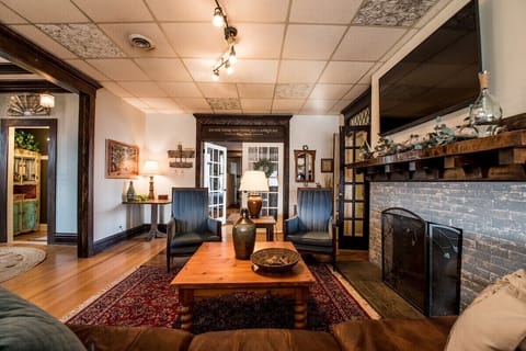 Smart T.V. with Direct TV and Wifi. Please note, fireplace is non-functional and for decoration only.