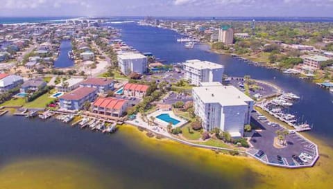 located on the Destin Harbor
bottom unit of building closest to point