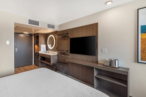 Egyptian cotton sheets, premium bedding, Tempur-Pedic beds, in-room safe