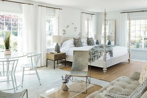 King Junior Suite | Living area | Smart TV