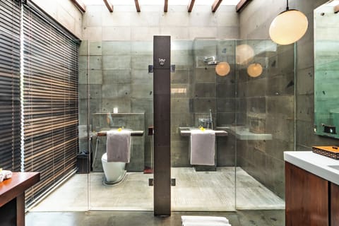 Royal Villa, 1 Bedroom, Private Pool (Free Afternoon Tea & Welcome Massage) | Bathroom | Free toiletries, hair dryer, bathrobes, slippers