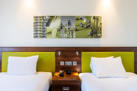 Twin Room, 2 Twin Beds | In-room safe, laptop workspace, blackout drapes, iron/ironing board