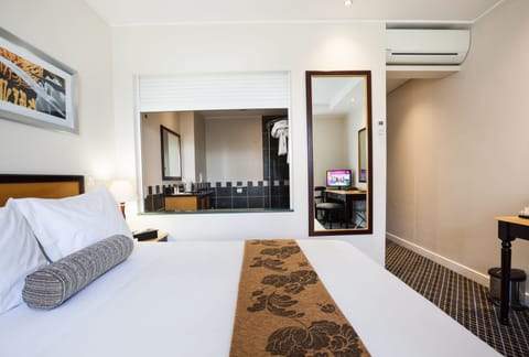 Premium bedding, in-room safe, desk, laptop workspace