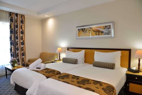 Premium bedding, in-room safe, desk, laptop workspace