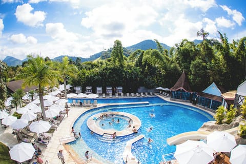 Outdoor pool, pool umbrellas, sun loungers