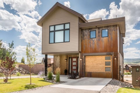 Welcome to Yampa Valley Viewhouse