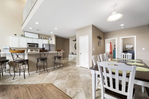 Dining area and breakfast bar