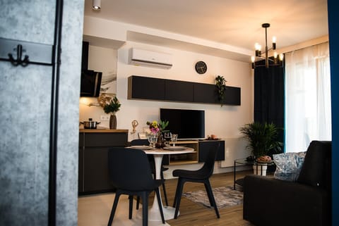 Design Apartment | Living room | 50-inch Smart TV with digital channels, TV